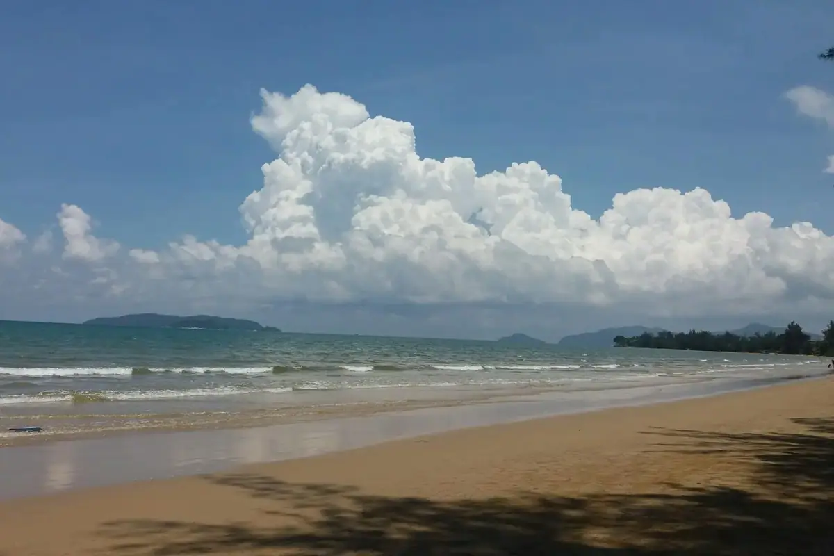 Pantai Tanjung Aru (Sabah)